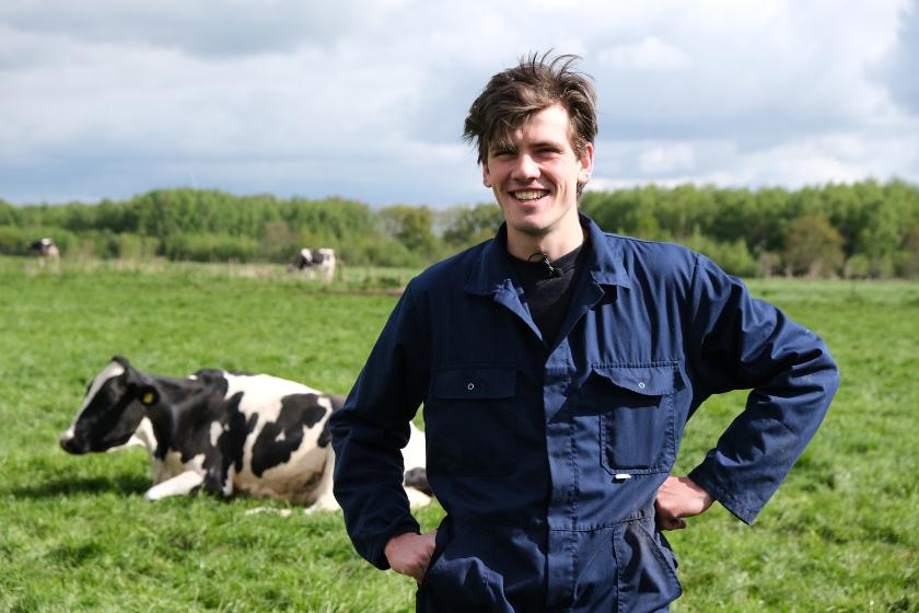 Lokale boer op het veld